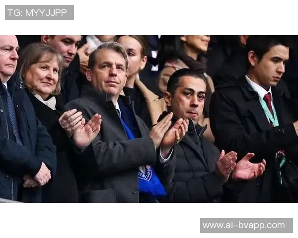 斯特拉斯堡对罗西尼尔或执教切尔西表示不满称其如小偷般悄然离去